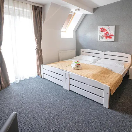 Apartment Centre *